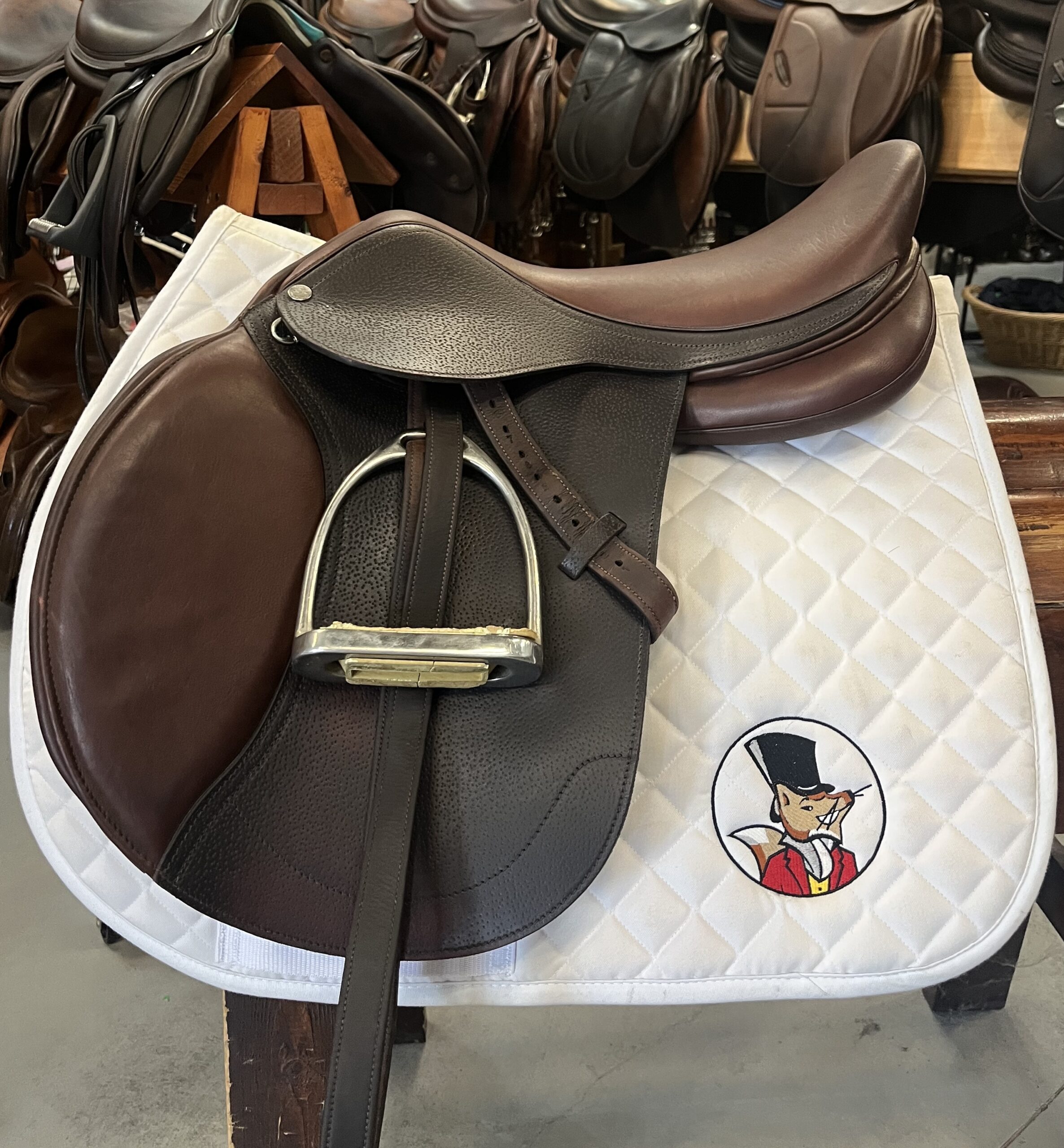 Royal Heritage Merida 17.5" Adjustable